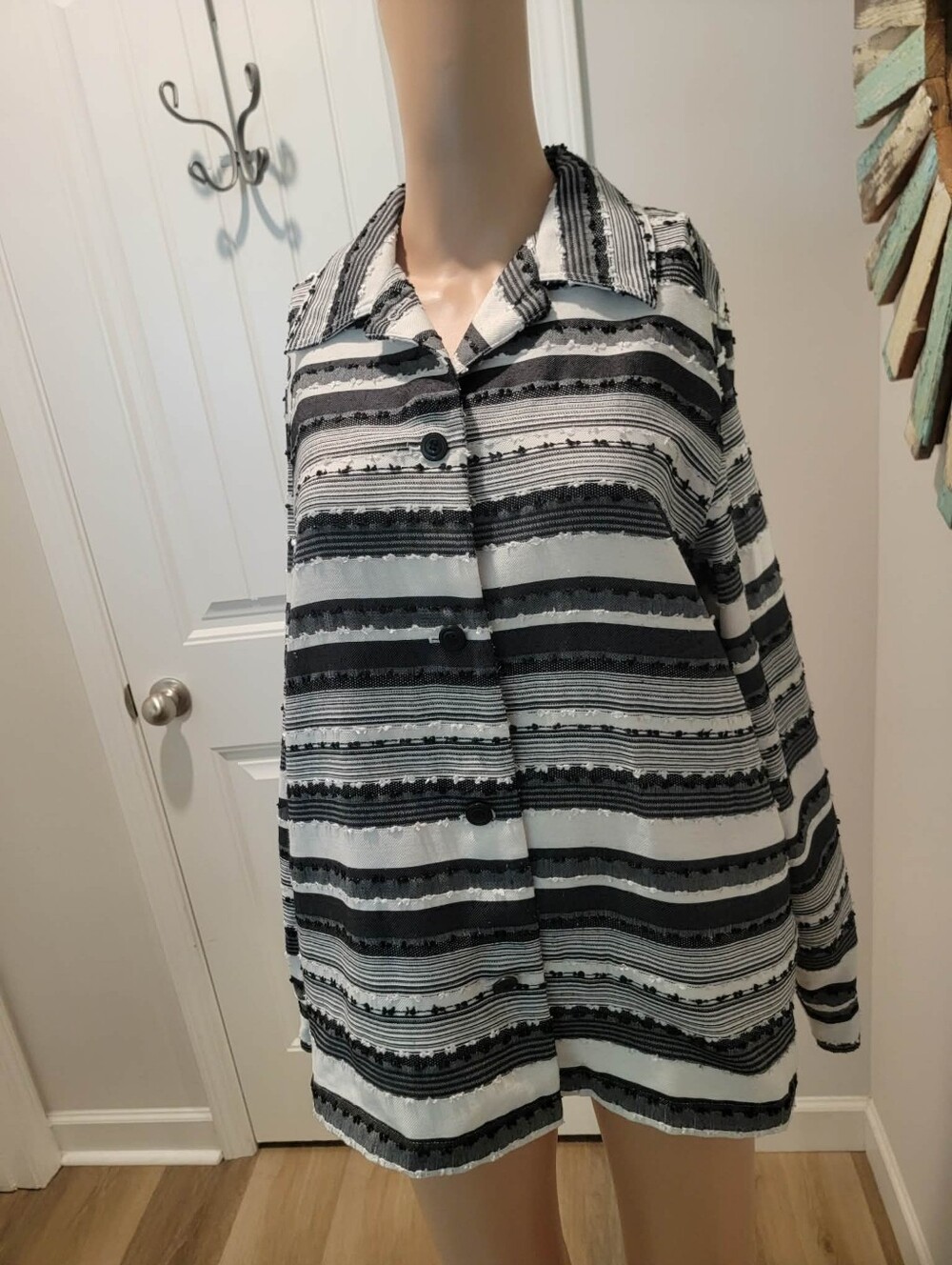 Alfred Dunner Plus Sz 14 Texturerd Black & White Horizontal Stripes Button Down
